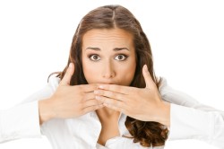 Неприятный запах изо рта - признак респираторного хламидиоза